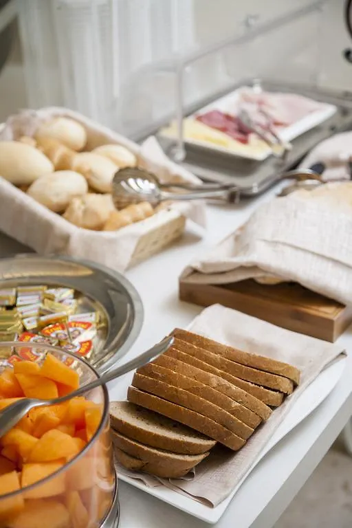 ***  Hotel Mon Cheri 리치오네 이탈리아