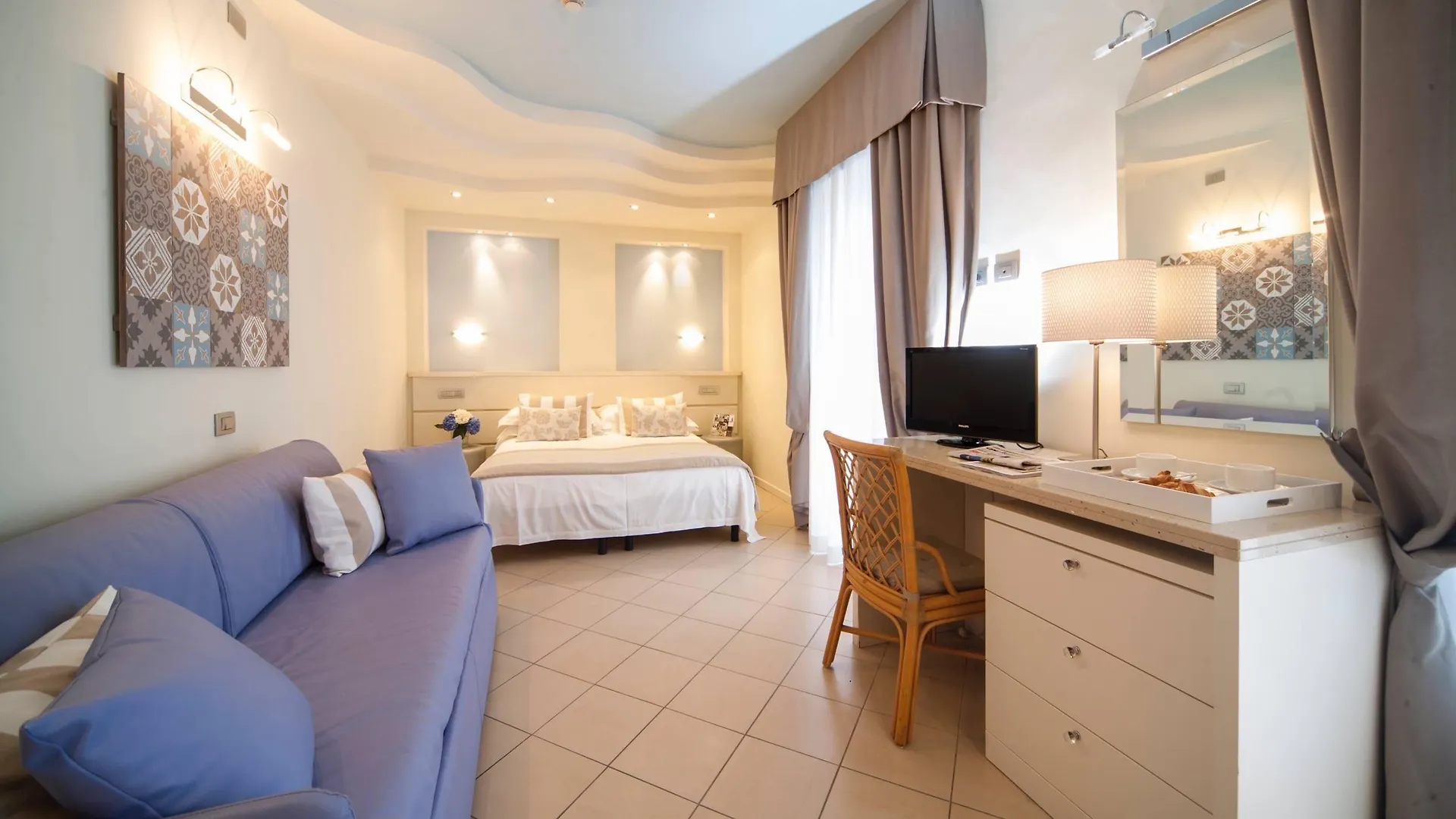 Hotel Mon Cheri Riccione 3*,